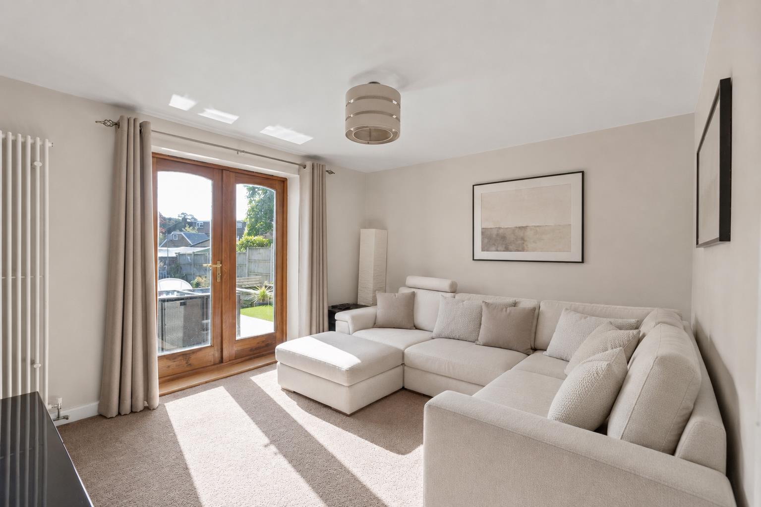 3 bed property in Carroll Crescent, Ascot